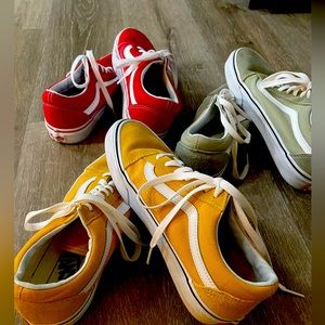 Vans tennis shoes